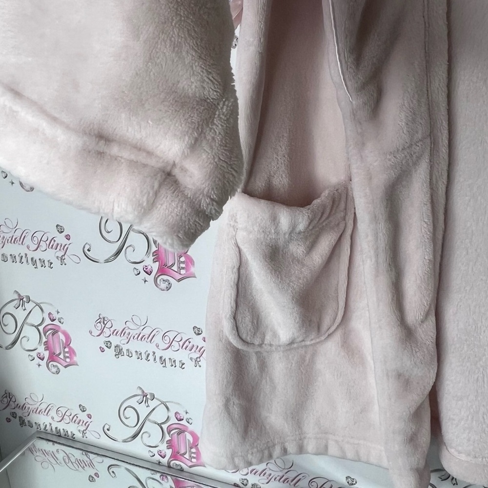 Victoria's Secret robe Soft Blush pink black embroidered soft fleece - Picture 4 of 5